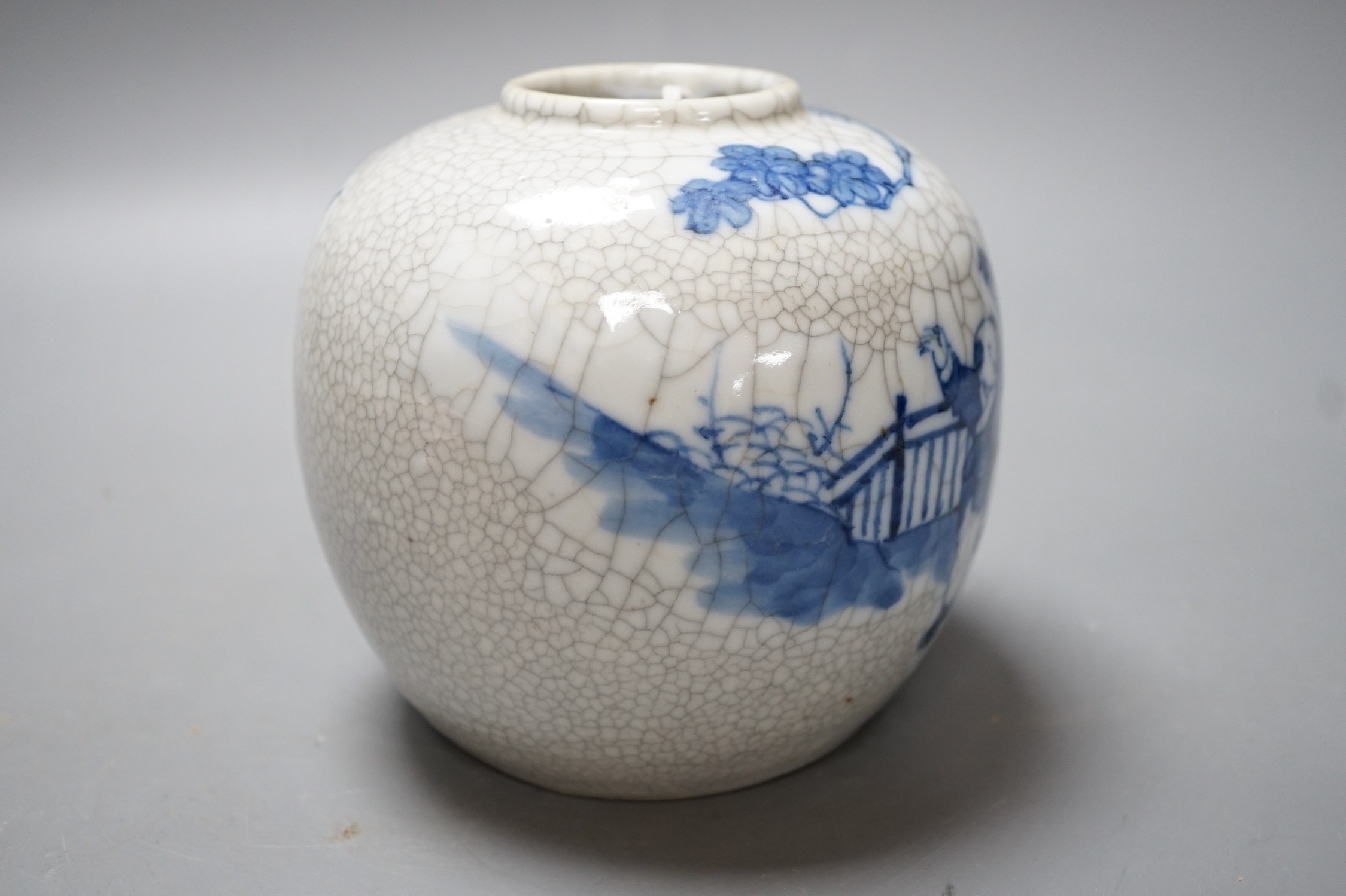 A 19th century Chinese blue and white crackleglaze vase 12.5cm